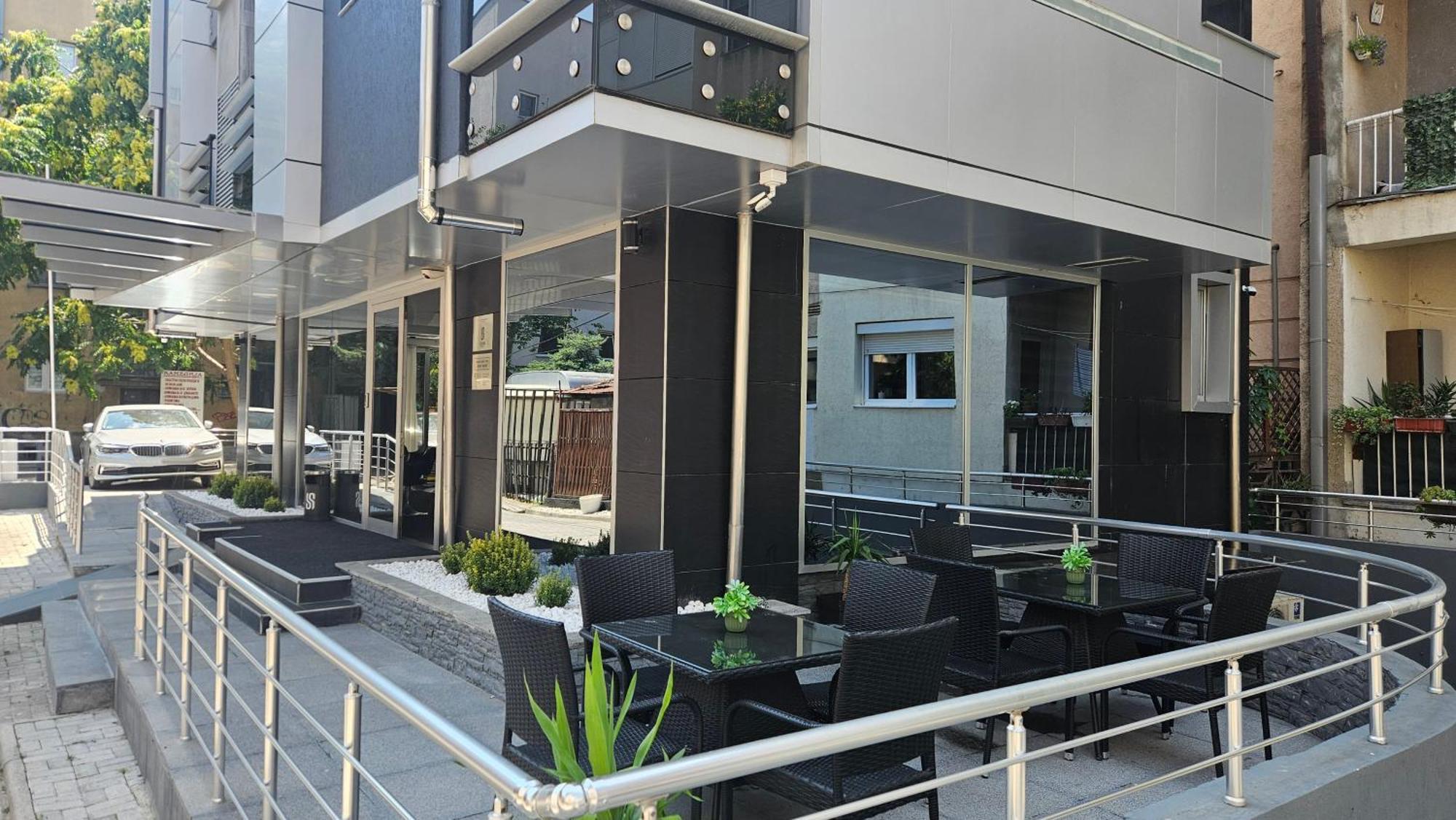 Sienna Apartments Skopje Buitenkant foto